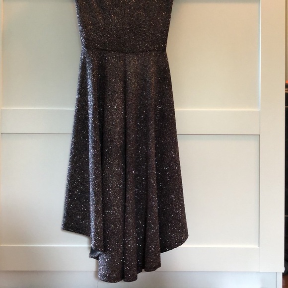 Windsor high low off the shoulder shimmer dress XS-S - Picture 6 of 6